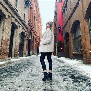 Meet your Posher, Brittany